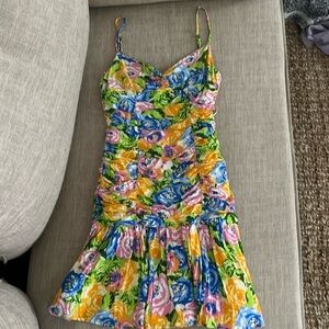 Zara mini dress size XS. Barely worn super cute and fitted on!